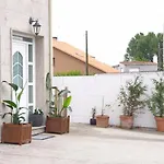 Adam Apartman