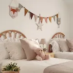 Adam Apartman